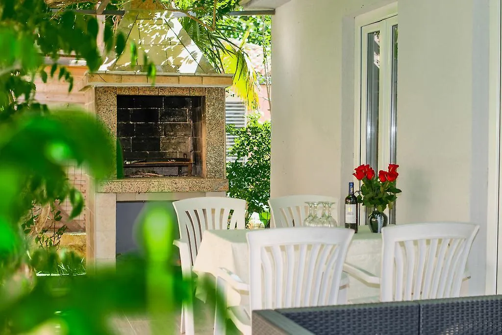 Holiday Home & Apartments Primavera Pula Kroatien