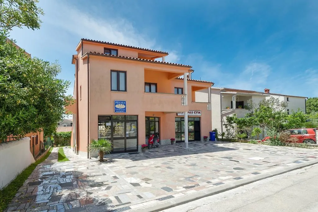 Holiday Home & Apartments Primavera Pula 0*,  Kroatien