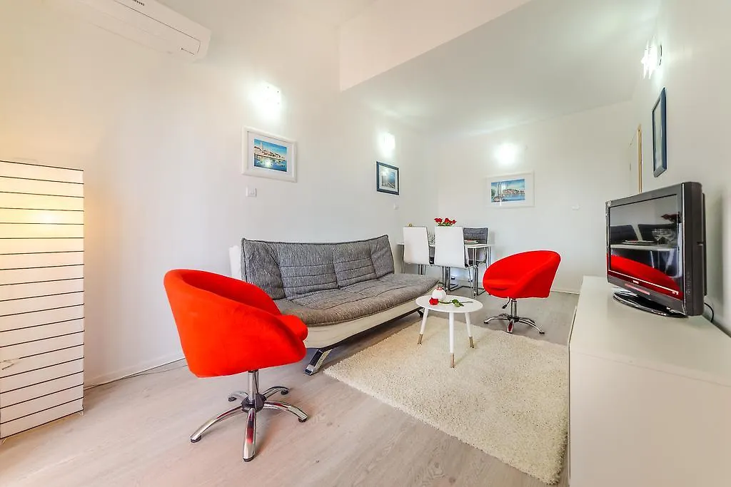 Holiday Home & Apartments Primavera Pula